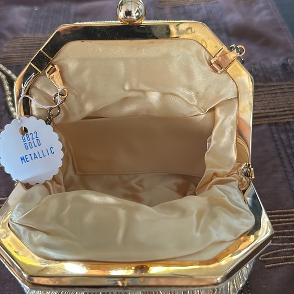 Gold Metallic evening purse - Picture 2 of 2